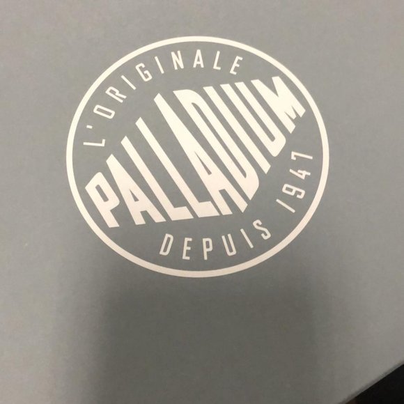 NWB PALLADIUM suede shoe Sneaker black white - Picture 8 of 9